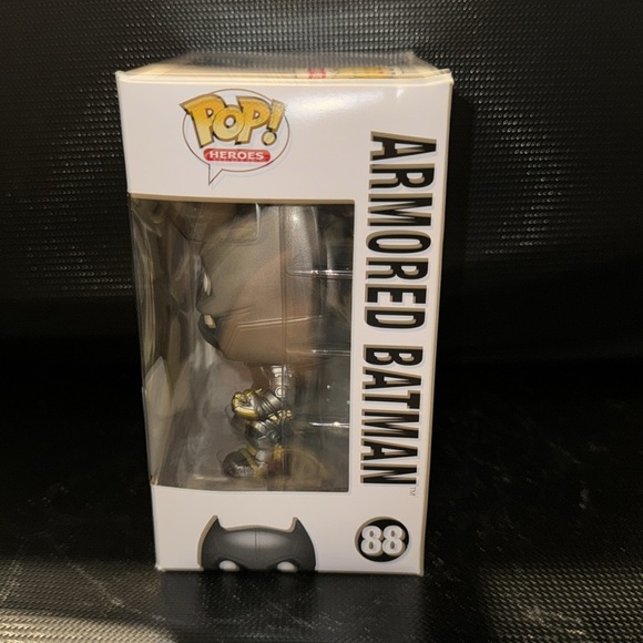 Funko Pop Batman Vs Superman - Armored Batman - Picture 2 of 5